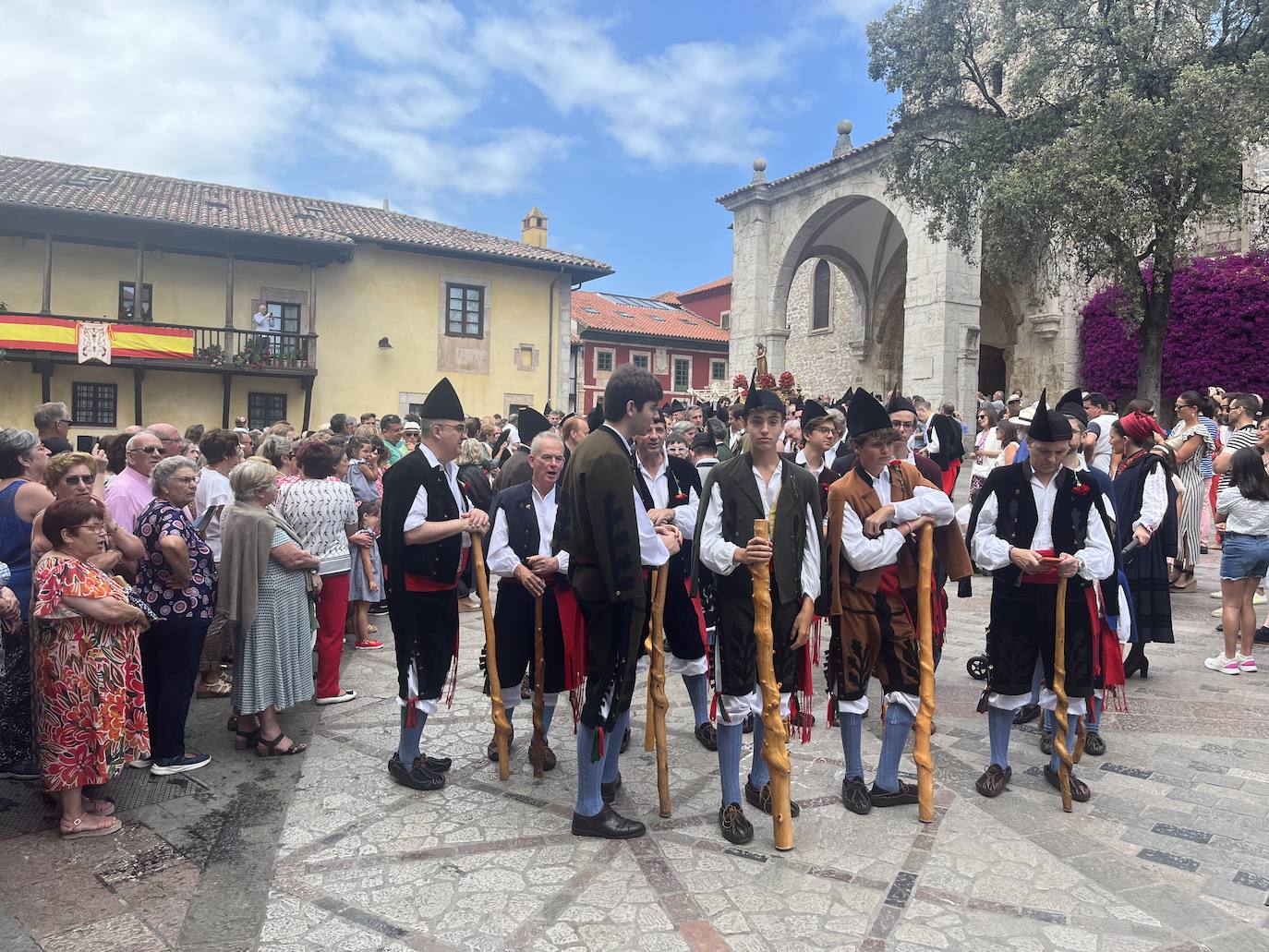Llanes vibra en el día grande la Magdalena