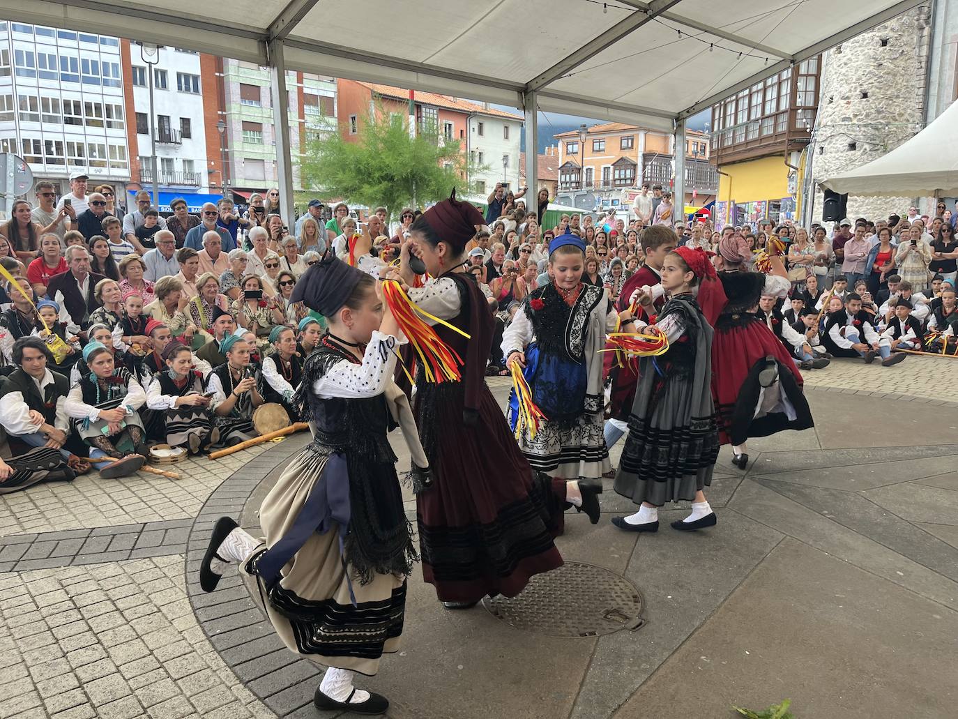 Llanes vibra en el día grande la Magdalena