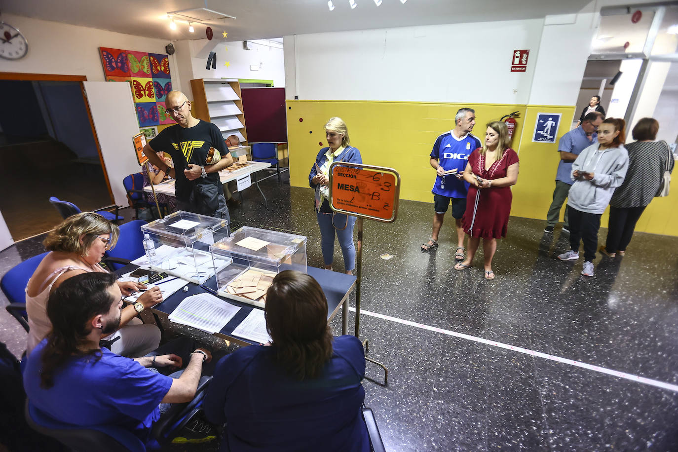 Las imágenes de la jornada electoral en Asturias