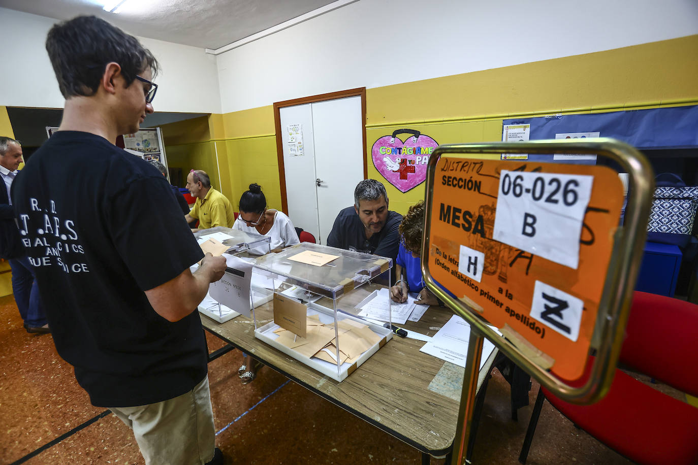 Las imágenes de la jornada electoral en Asturias