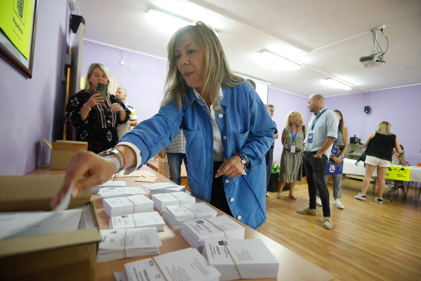 Las imágenes de la jornada electoral en Asturias