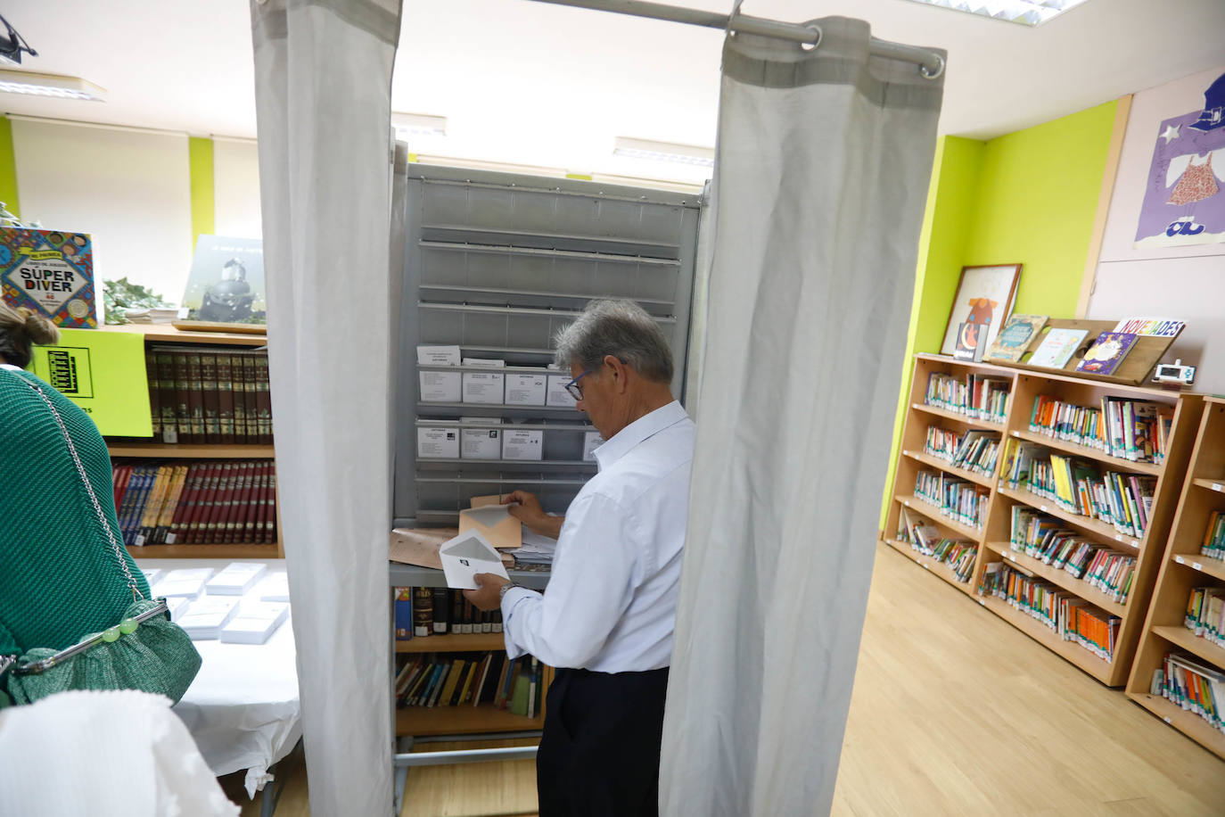 Las imágenes de la jornada electoral en Asturias