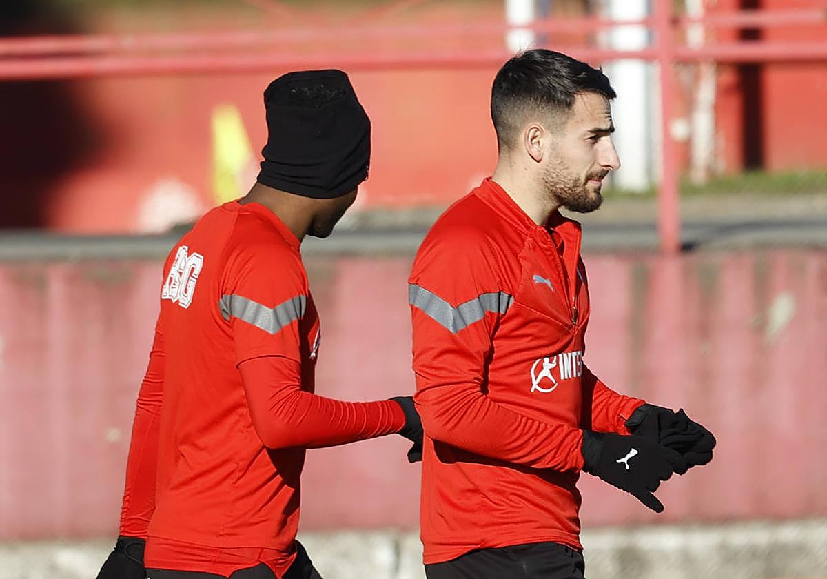 Pol Valentín, en un entrenamiento con el Sporting.