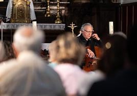 La música suena por Jimi en Soto