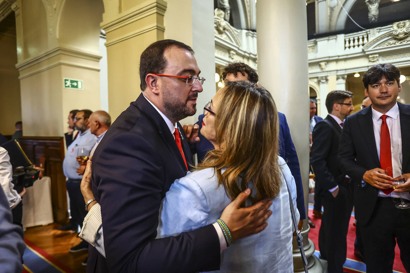 La toma de posesión de Barbón, en imágenes