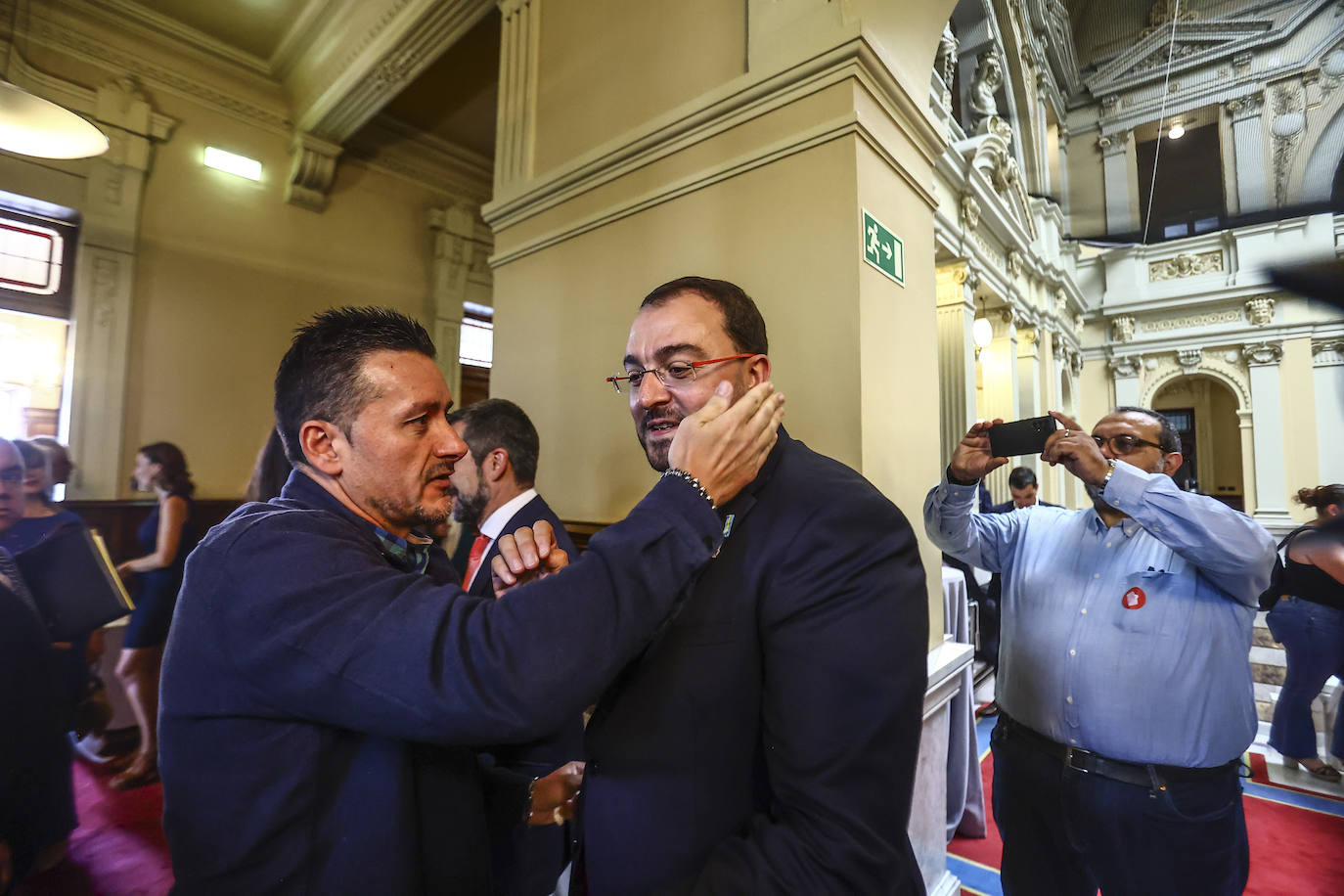 La toma de posesión de Barbón, en imágenes