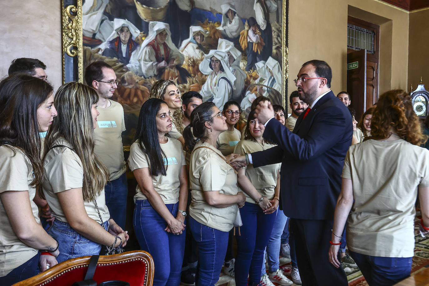 La toma de posesión de Barbón, en imágenes