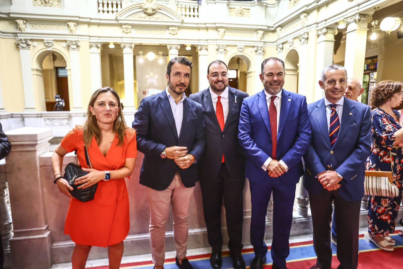 La toma de posesión de Barbón, en imágenes