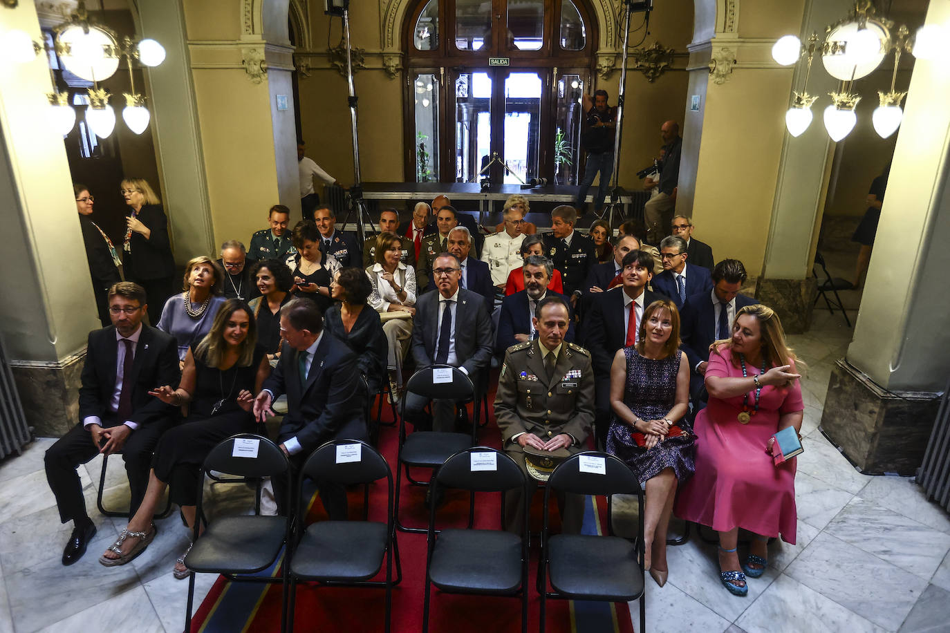 La toma de posesión de Barbón, en imágenes