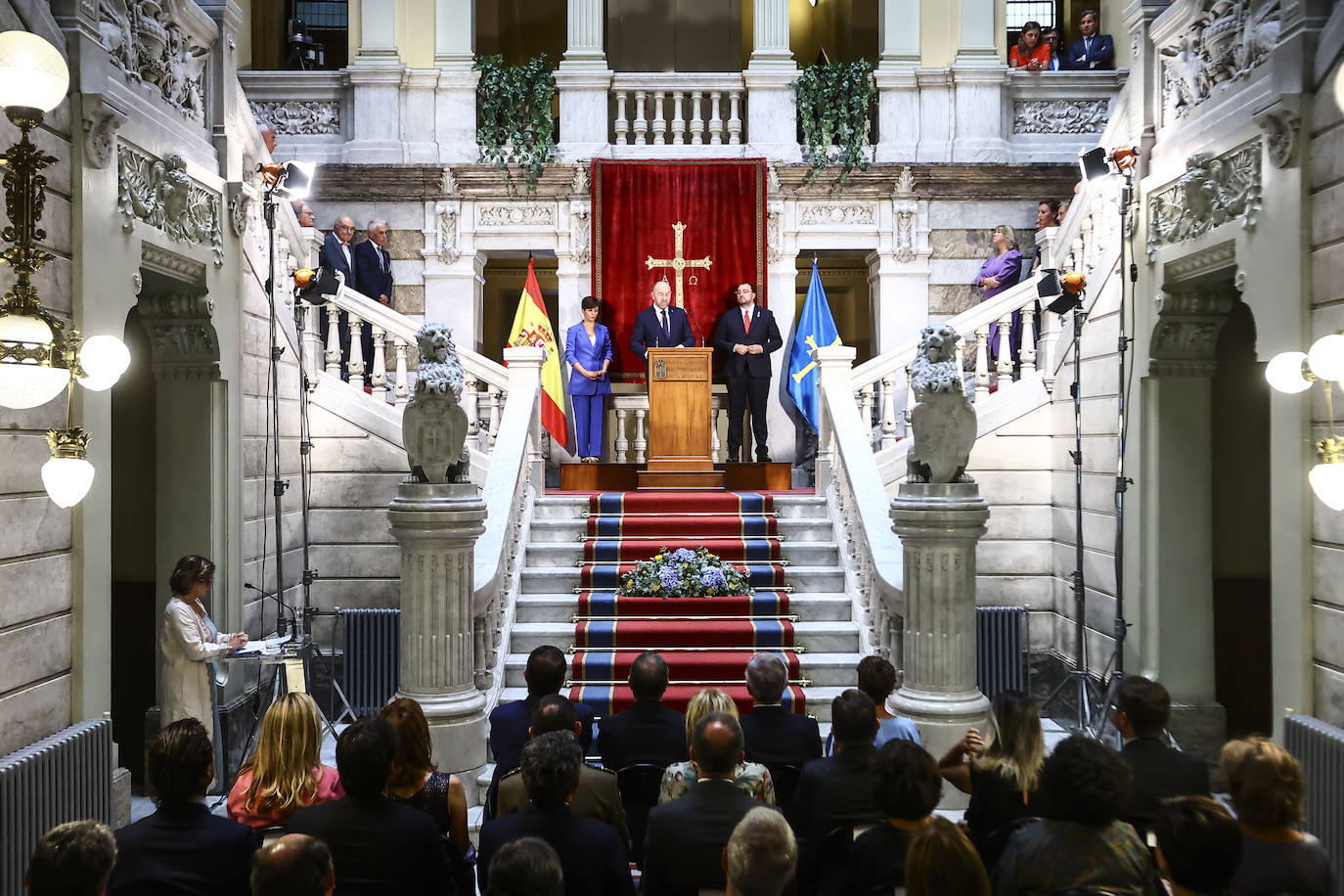 La toma de posesión de Barbón, en imágenes