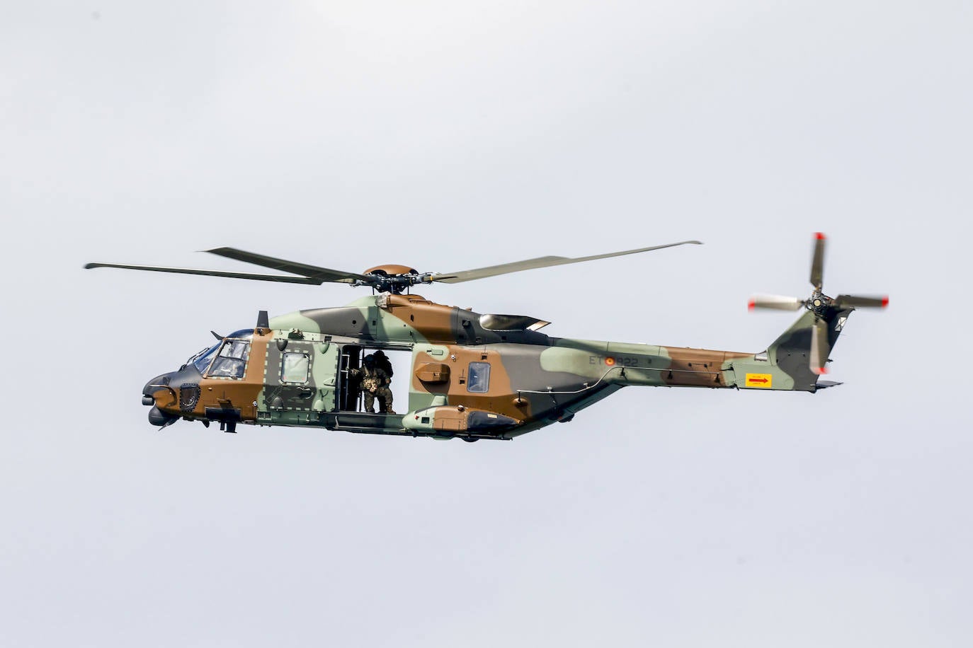 Las aeronaves del Festival Aéreo ya sobrevuelan Gijón