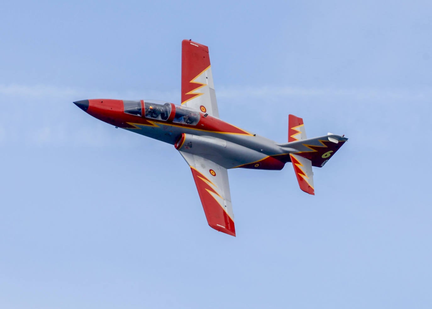 Las aeronaves del Festival Aéreo ya sobrevuelan Gijón