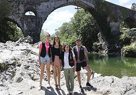 Aurora Hevia Roblón de Coya «Fuimos al lugar desde el que salió Dionisio la primera vez y pusimos una placa en su casa para entrar en 'modo Piragües'»