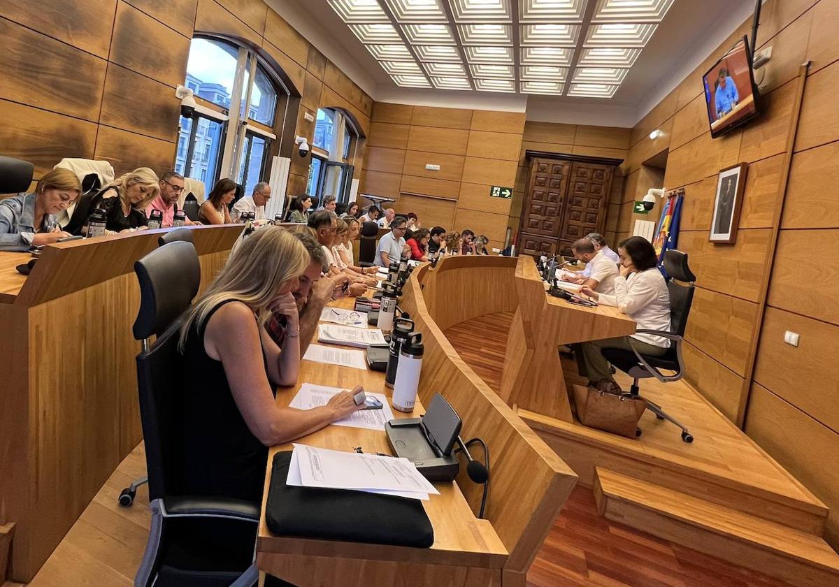 Pleno extraordinario de agosto, esta mañana, en Siero.