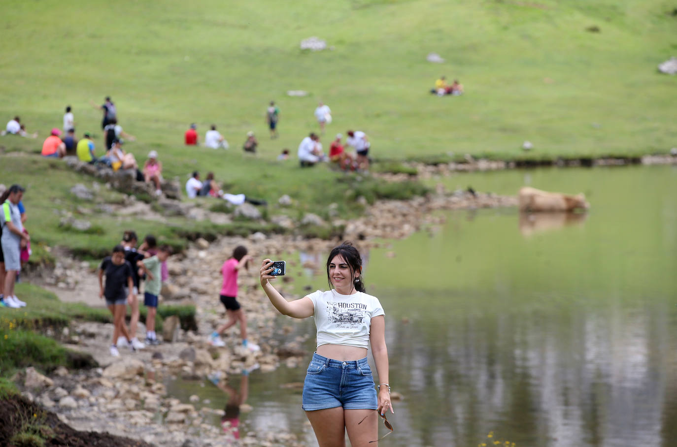 Los turistas vuelven a los Lagos de Covadonga