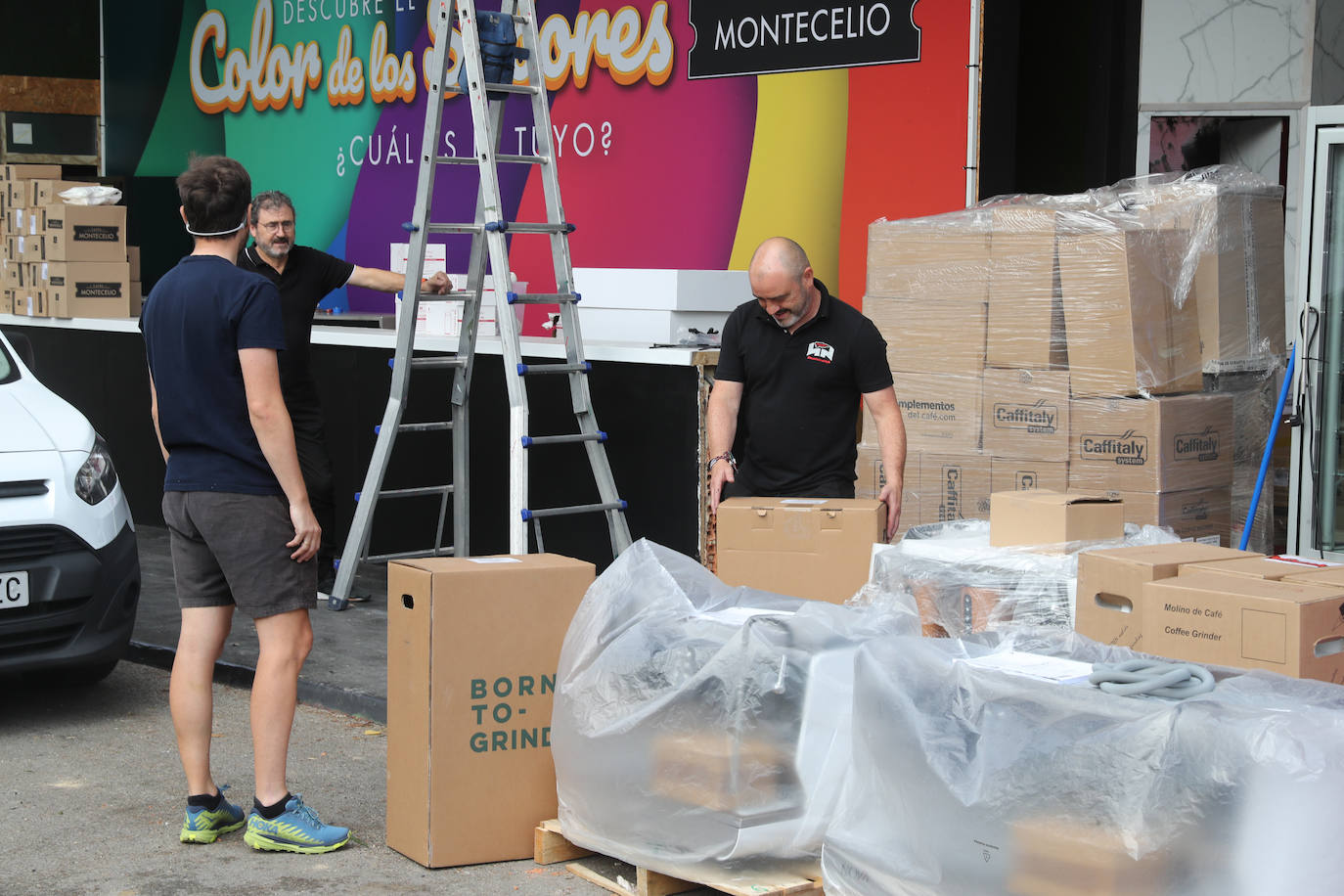 Últimos preparativos para iniciar la Feria de Muestras