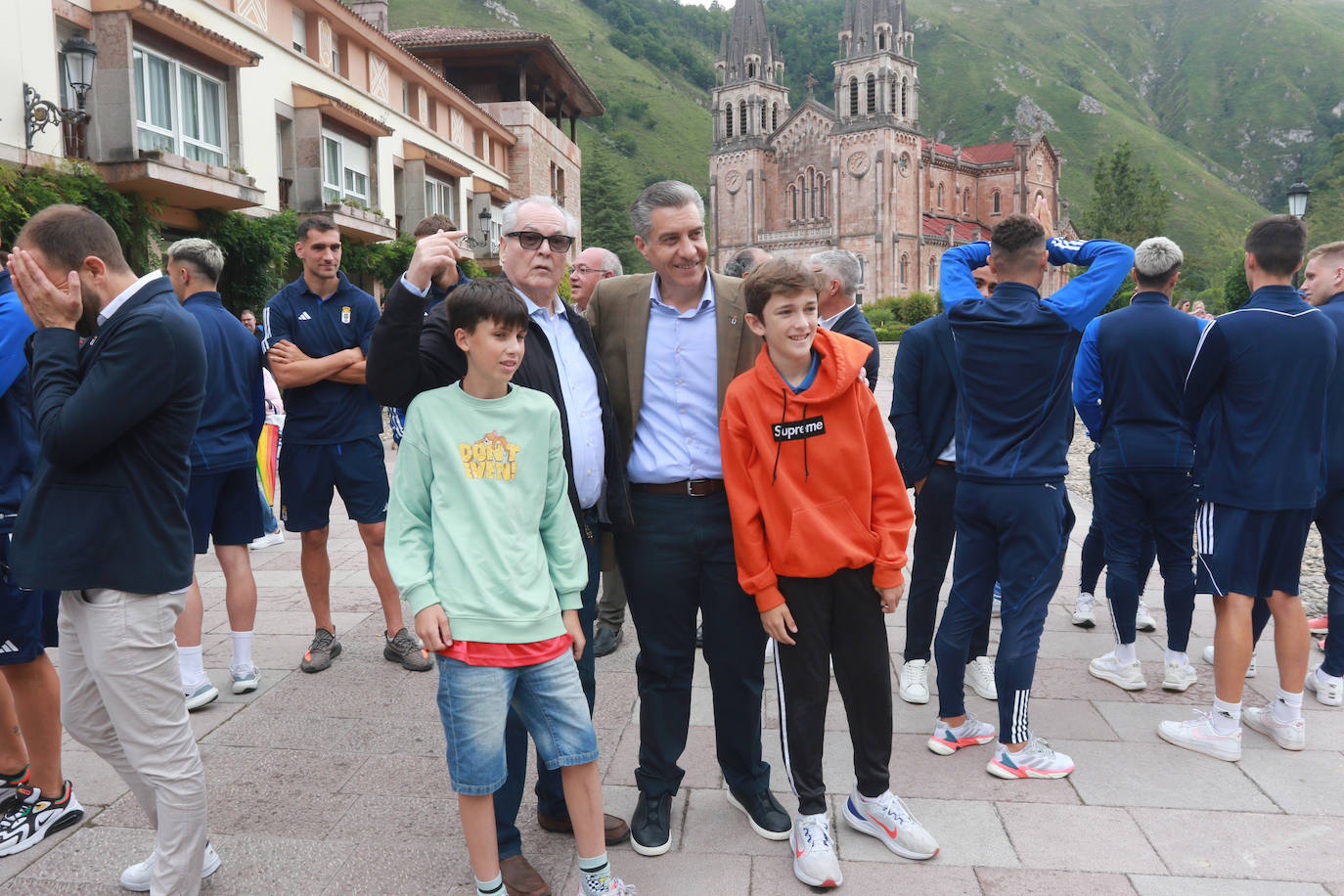 El Real Oviedo y su ofrenda a Covadonga