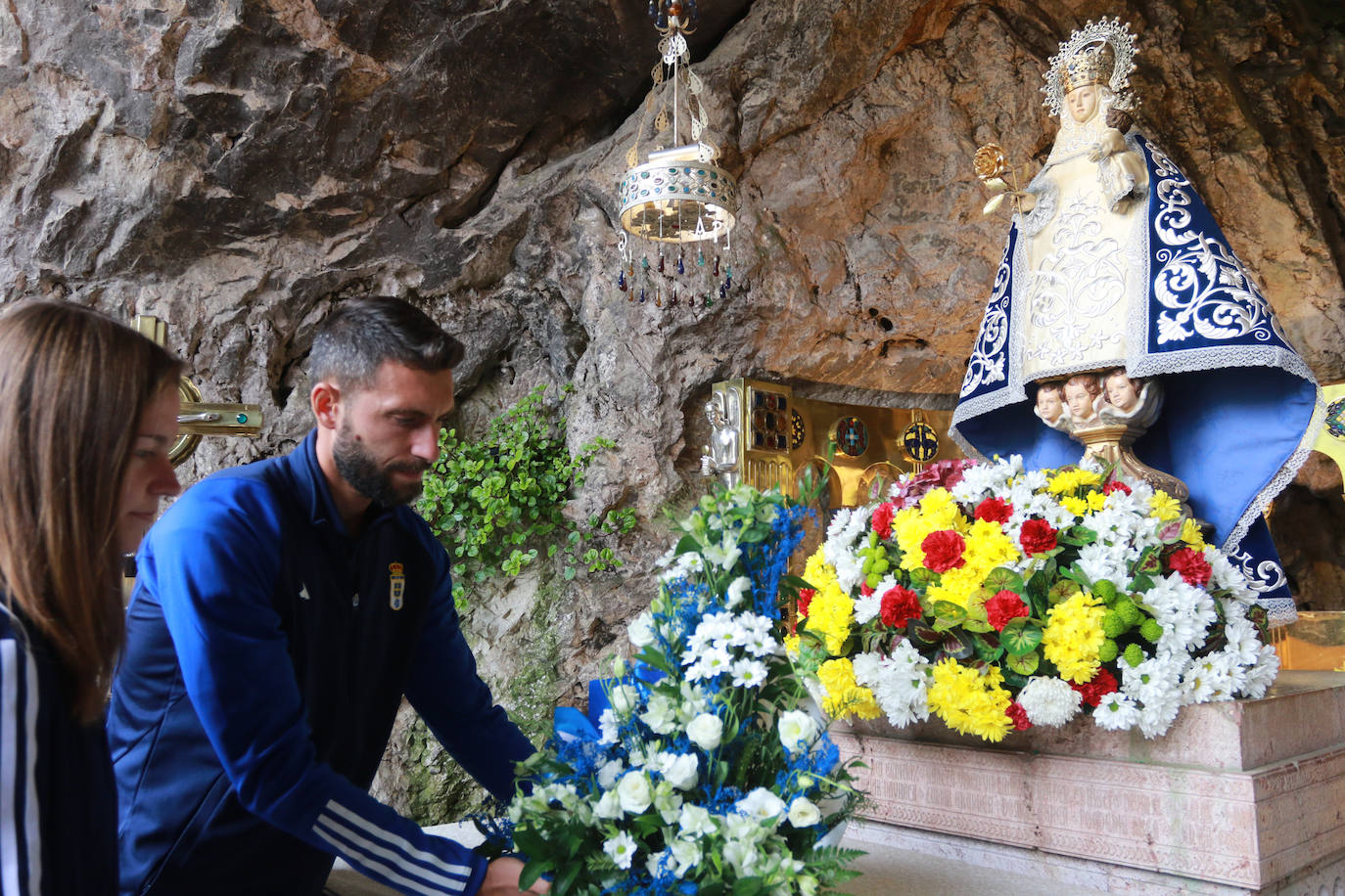 El Real Oviedo y su ofrenda a Covadonga