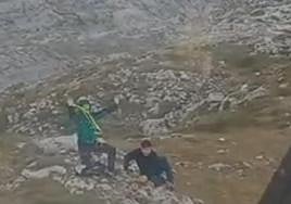 Rescatan a dos senderistas que se perdieron en Picos de Europa y tuvieron que pernoctar al aire libre