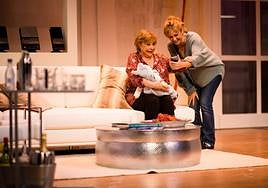 María Luisa Merlo y Ana Escribano en un momento de 'Mentiras Inteligentes'.