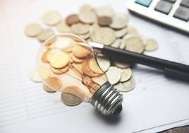 Descubre las mejores horas del miércoles para ahorrar en la factura de la luz.