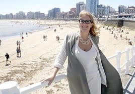 Lara Martínez, la nueva responsable de Turismo del Principado, en el Muro.