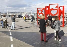 Las habitaciones en Gijón para la Noche de los Fuegos alcanzan los 400 euros