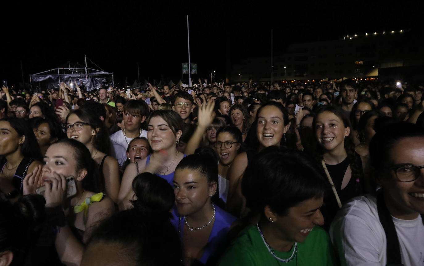 Dani Fernández: «¡Que este concierto dure cien años más!»