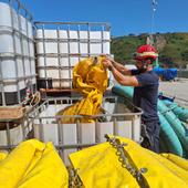 Cien globos de cinco toneladas y turnos de doce horas para reflotar el 'Serenín'