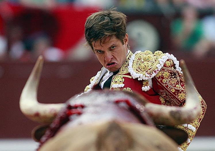 Imagen principal - El Juli se encerrará con seis astados en Gijón. | Morante de la Puebla. | Roca Rey