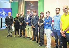 Los participantes de la jornada con el director y la coordinadora de AsturiasInnova+. arnaldo garcía