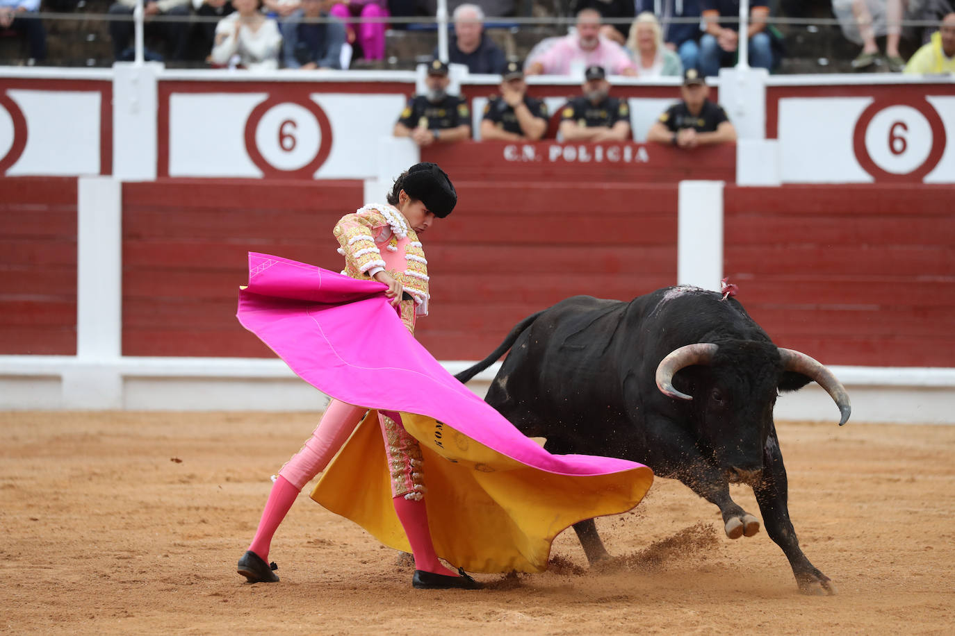 Así fue la primera corrida de la Feria Taurina de Gijón