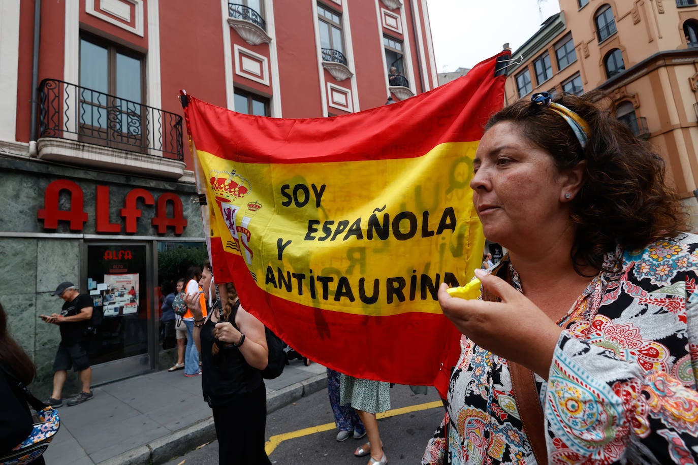 Así ha sido la protesta antitaurina por la Feria de Begoña