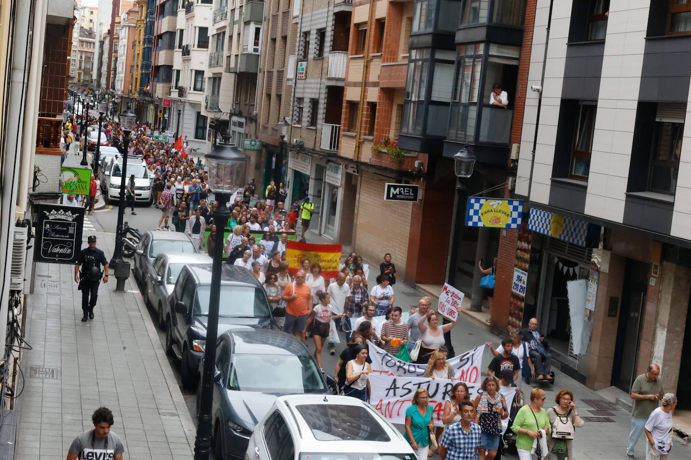 Así ha sido la protesta antitaurina por la Feria de Begoña