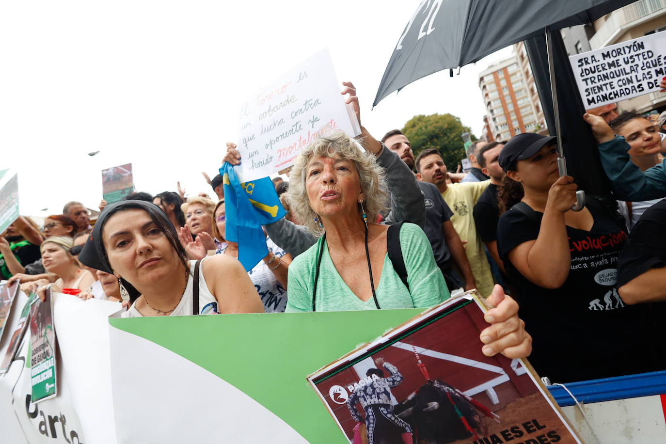 Así ha sido la protesta antitaurina por la Feria de Begoña