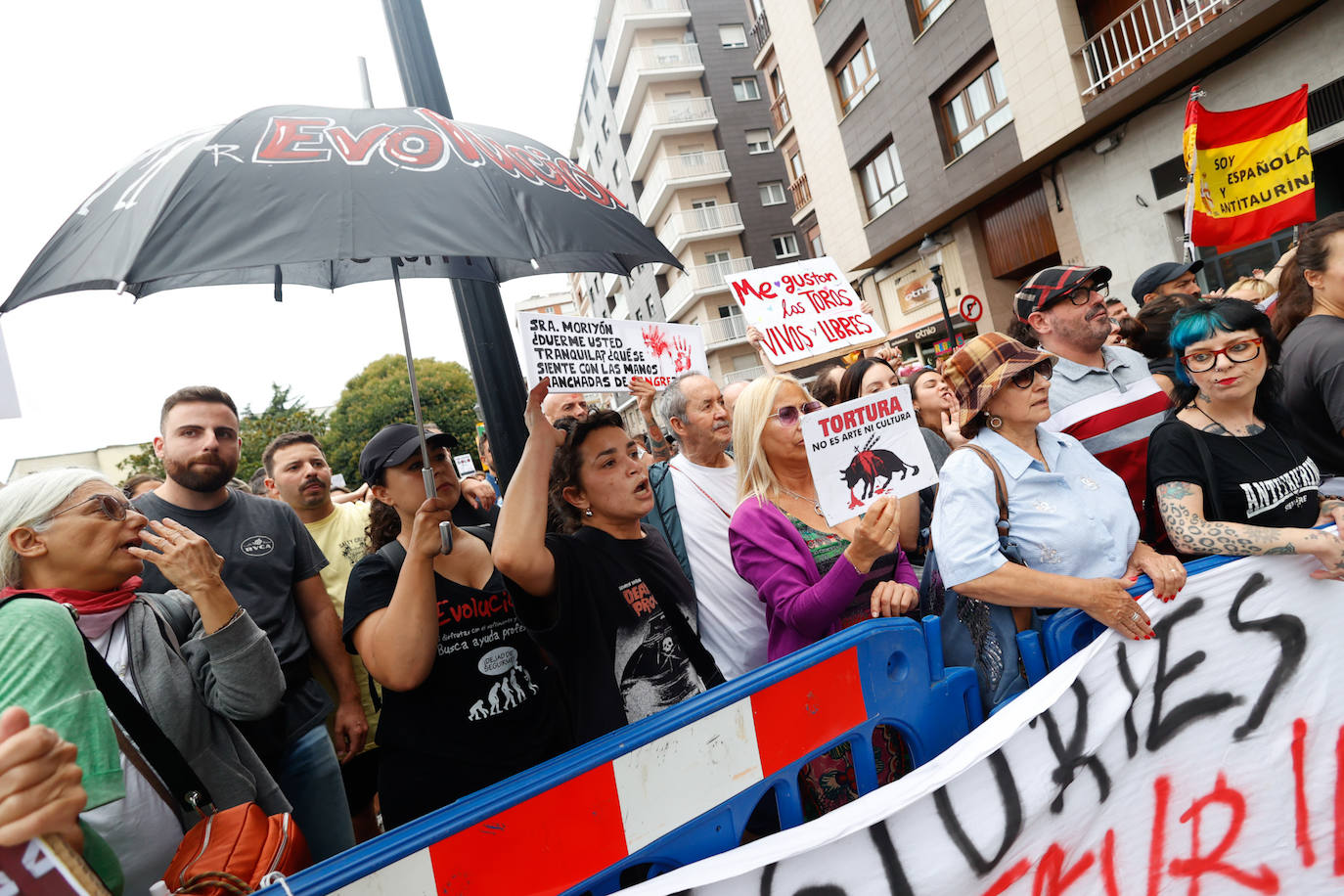 Así ha sido la protesta antitaurina por la Feria de Begoña