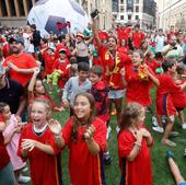 Gijón empuja a España en su camino a la final