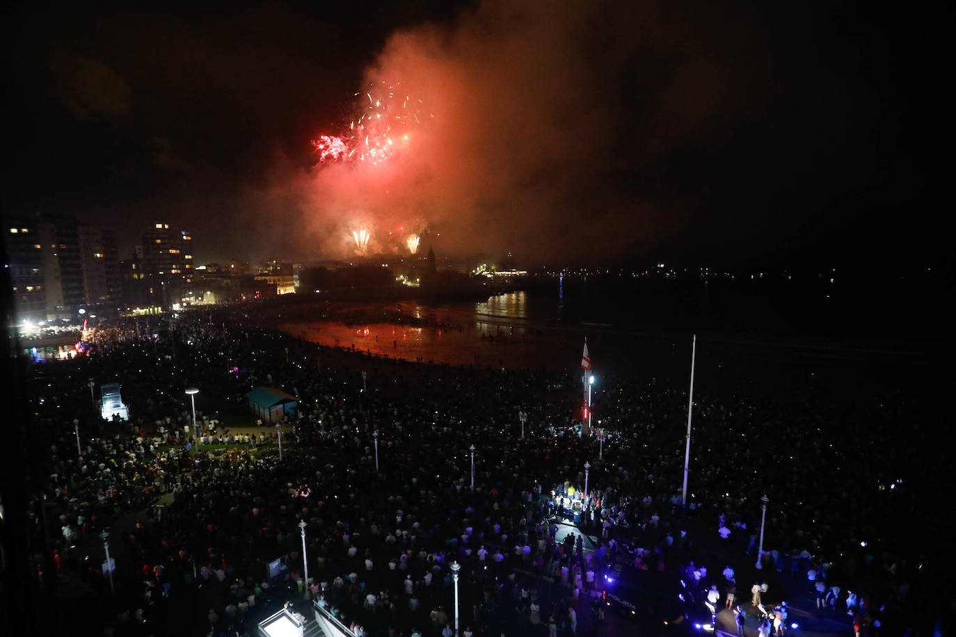 Los impresionantes Fuegos de Gijón