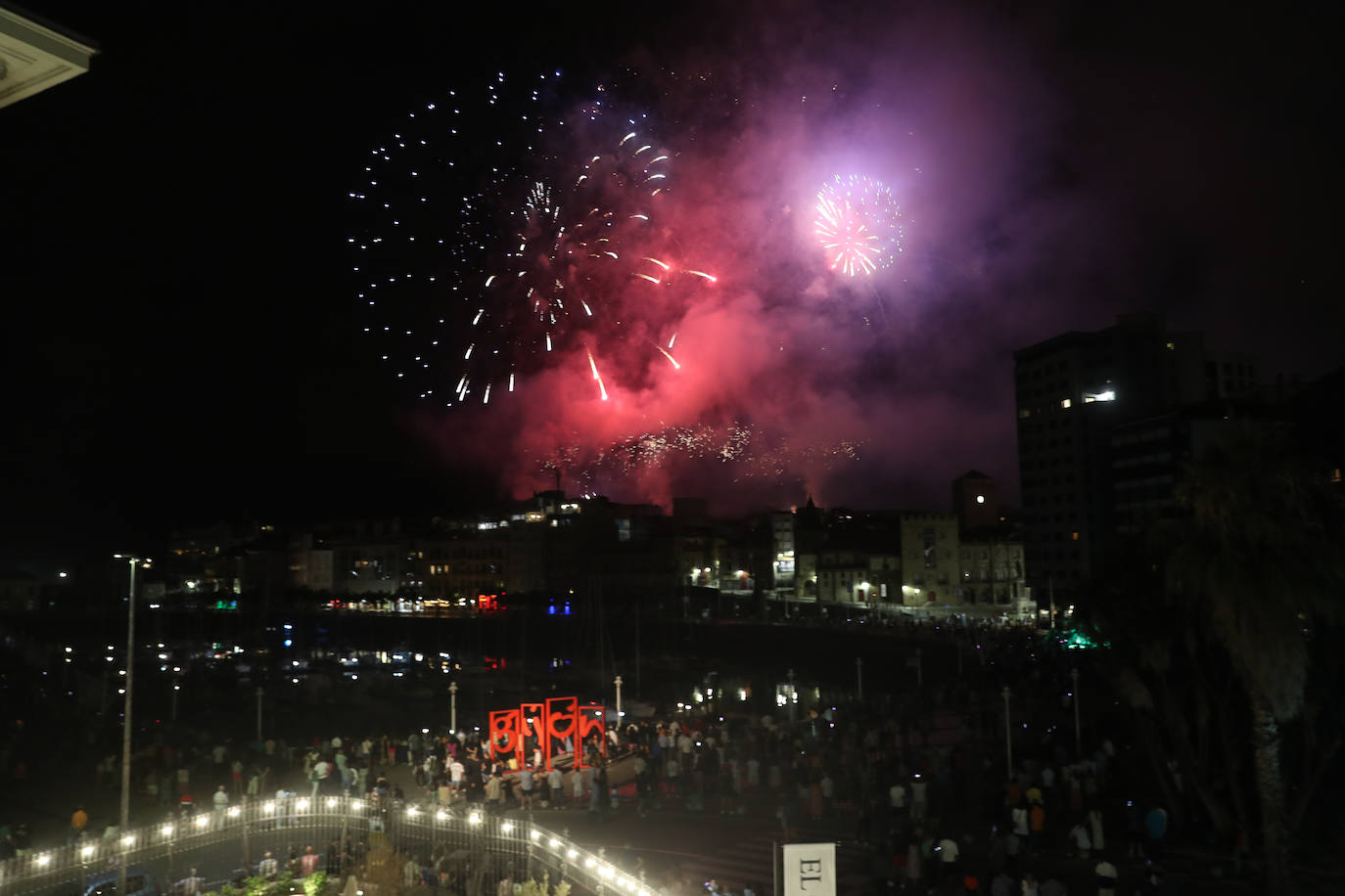 Los impresionantes Fuegos de Gijón