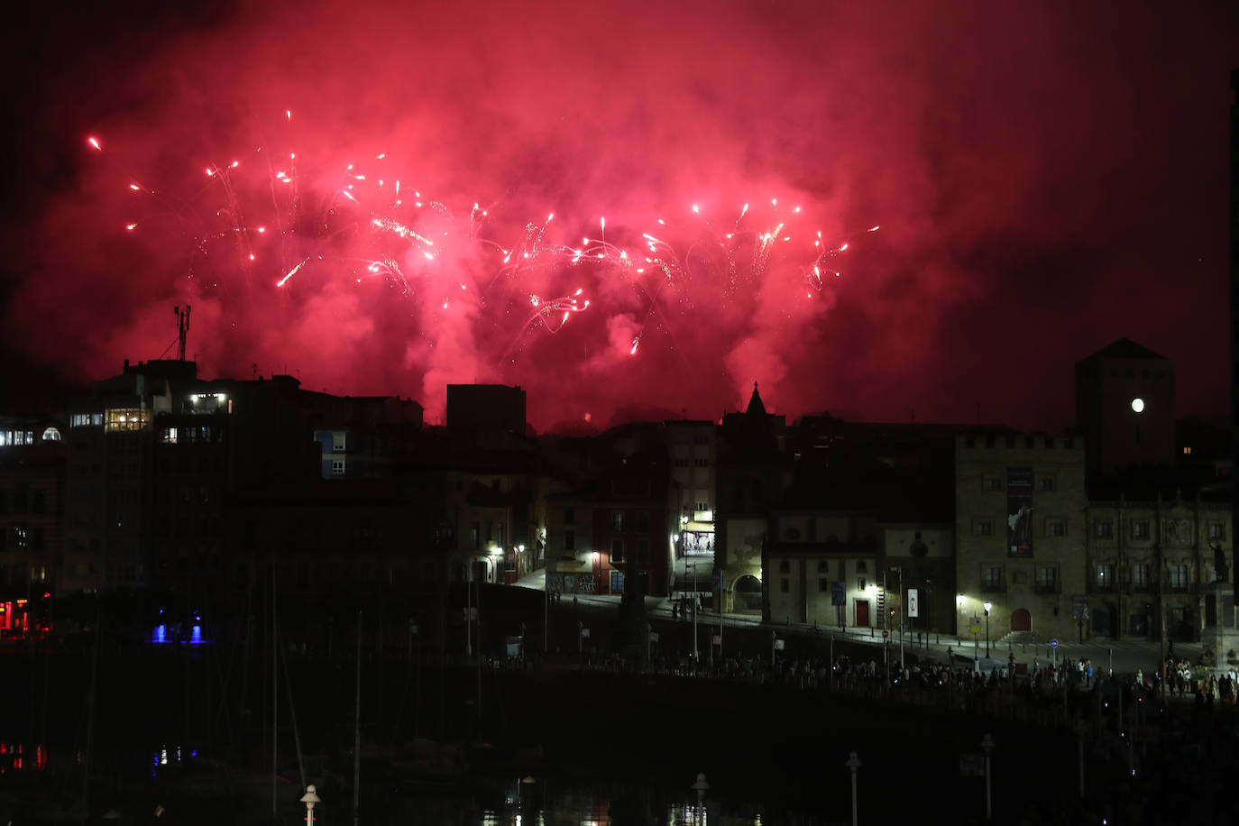 Los impresionantes Fuegos de Gijón