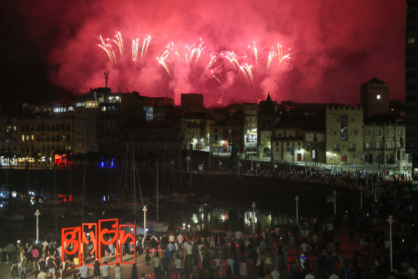 Los impresionantes Fuegos de Gijón