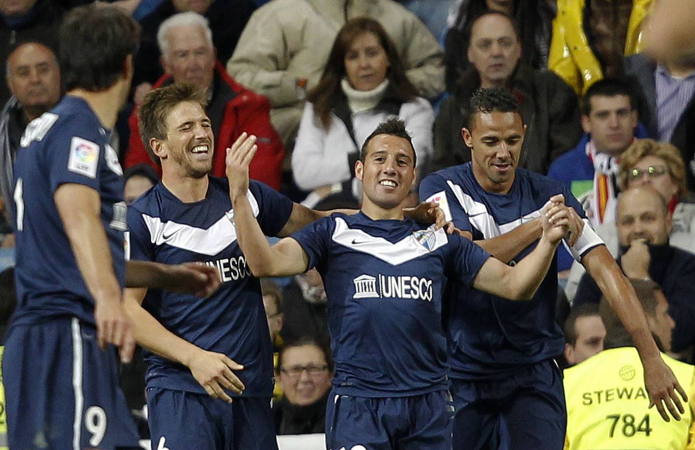 Cazorla celebra un gol logrado con la camiseta del Málaga en el Santiago Bernabéu, en 2012