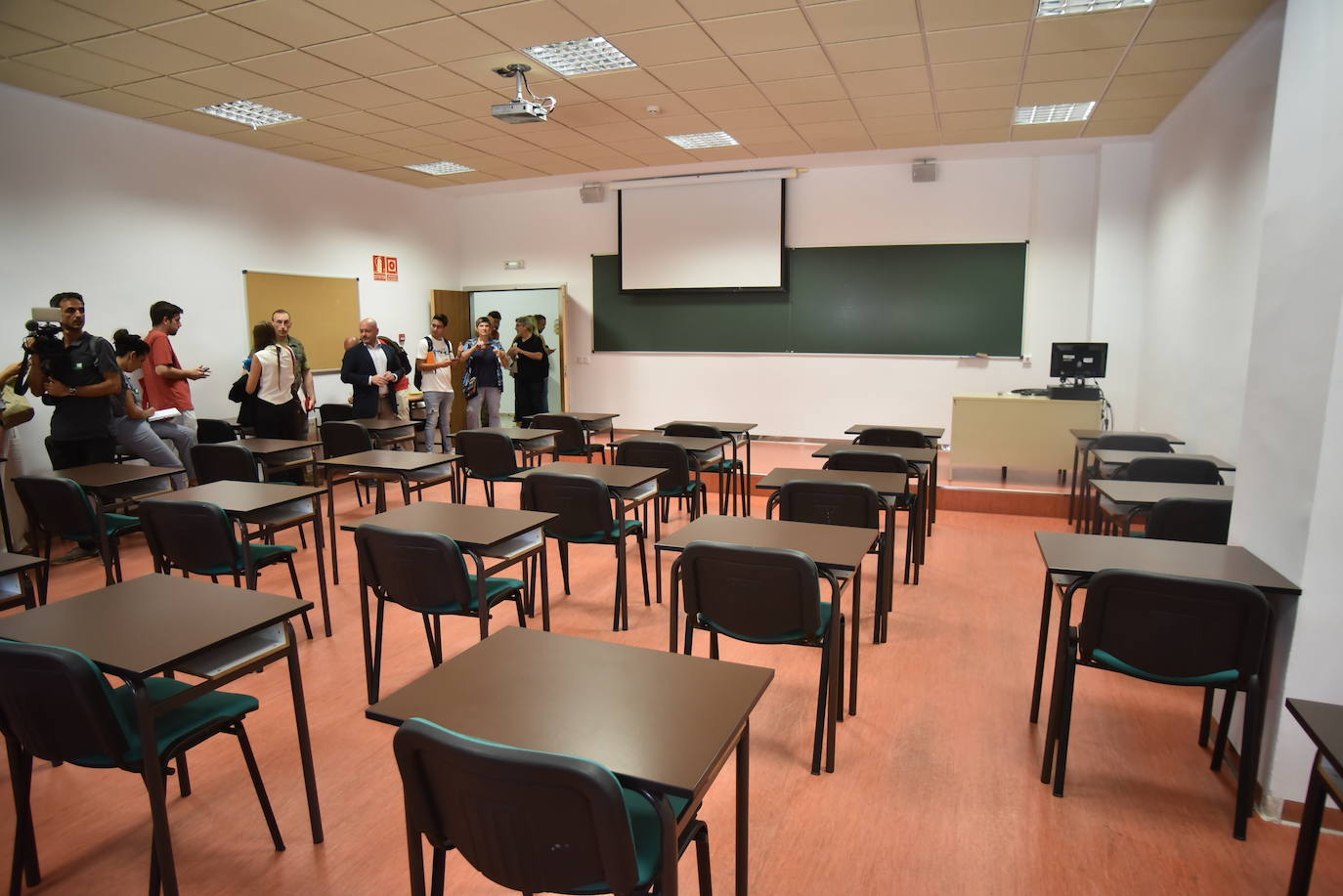 El interior de la academia militar donde estudiará Leonor