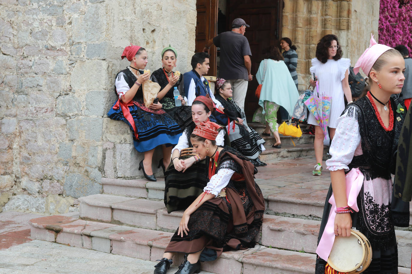 Emoción en Llanes por San Roque