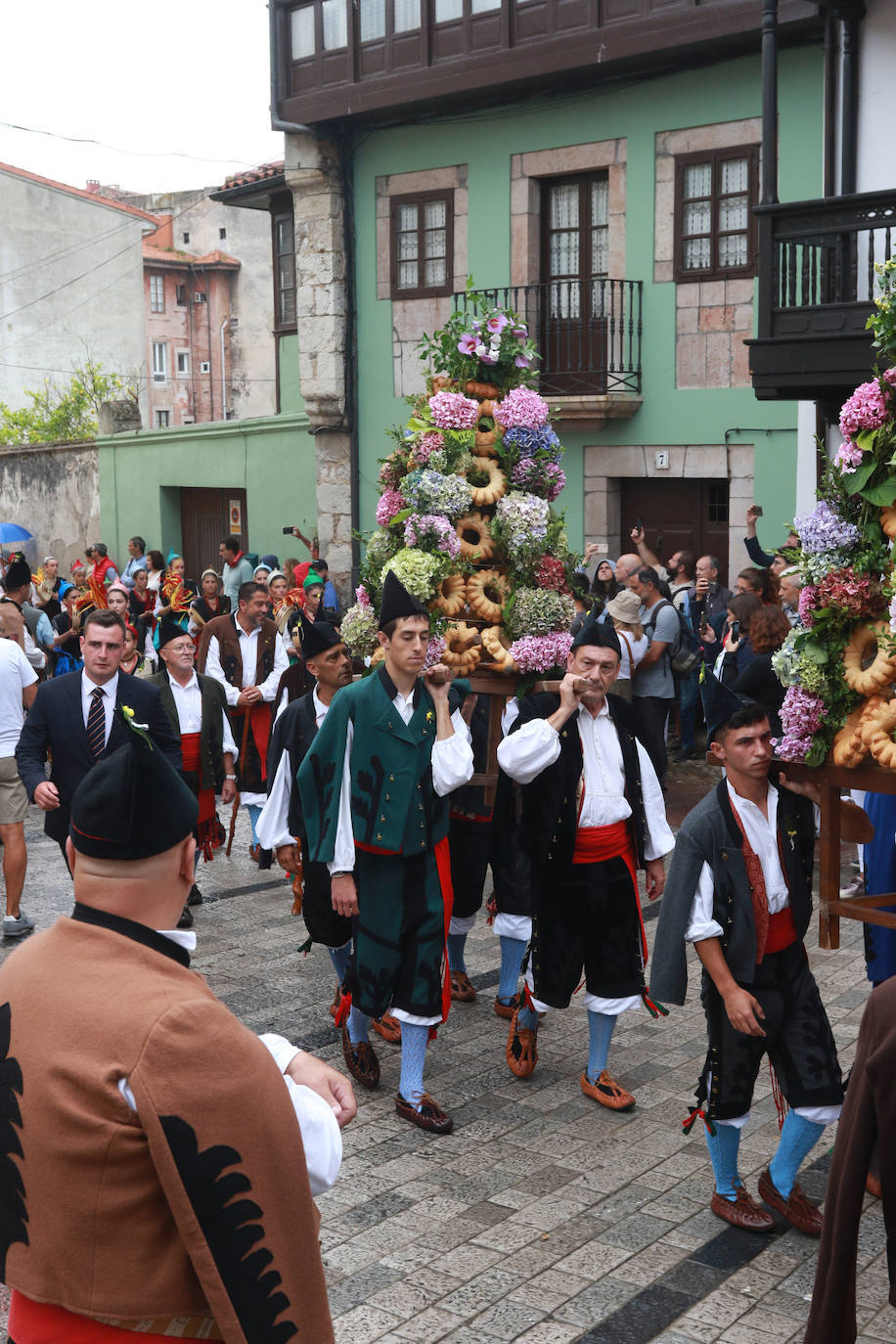 Emoción en Llanes por San Roque