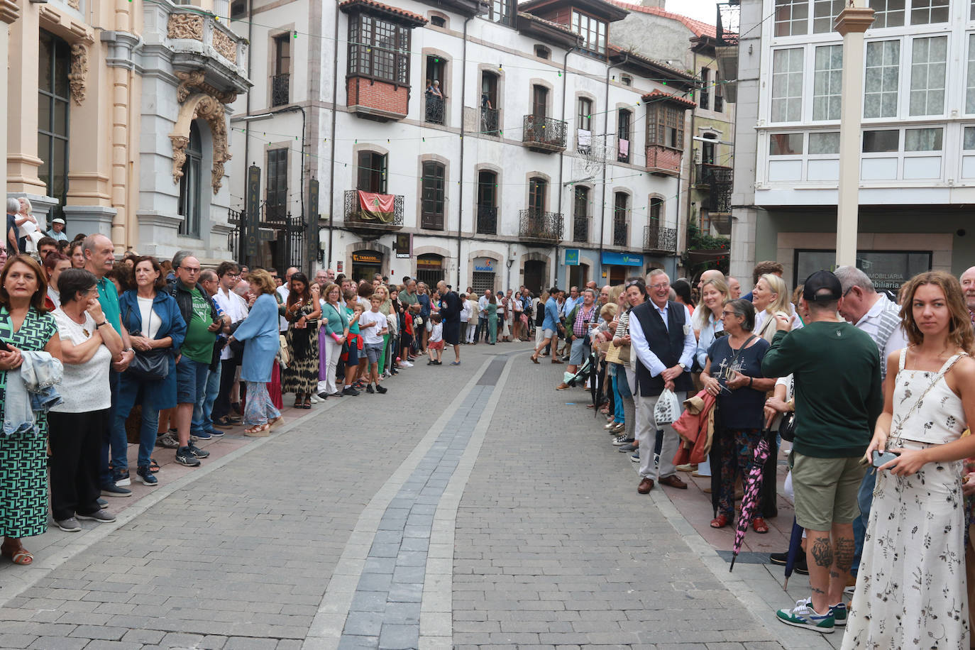 Emoción en Llanes por San Roque