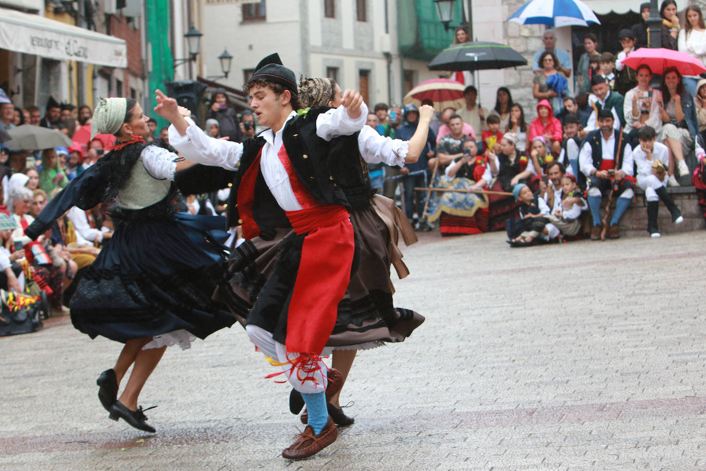 Emoción en Llanes por San Roque