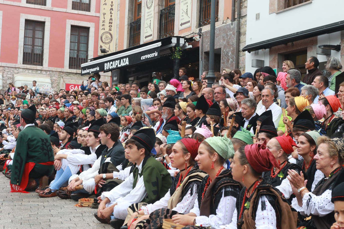 Emoción en Llanes por San Roque