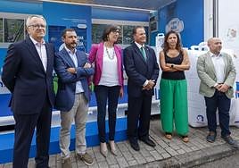 Foto familiar.Manuel Gutiérrez, Julio Pérez, Nieves Roqueñí, Félix Baragaño, Vanesa Mateo y Rodrigo Pintueles.