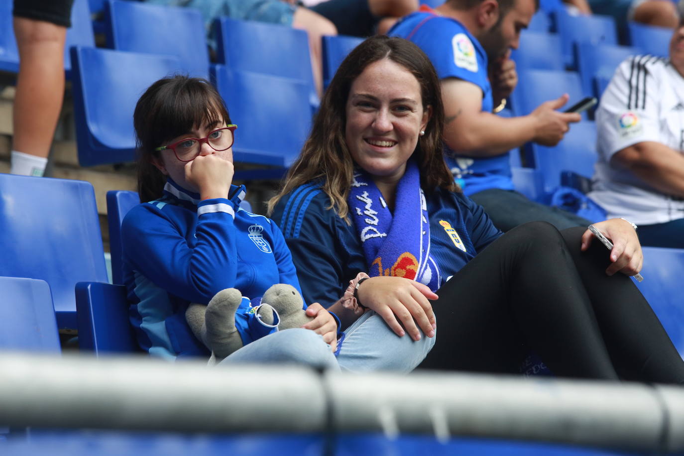 ¿Estuviste en el Real Oviedo - Racing de Ferrol? ¡Búscate en las fotos!